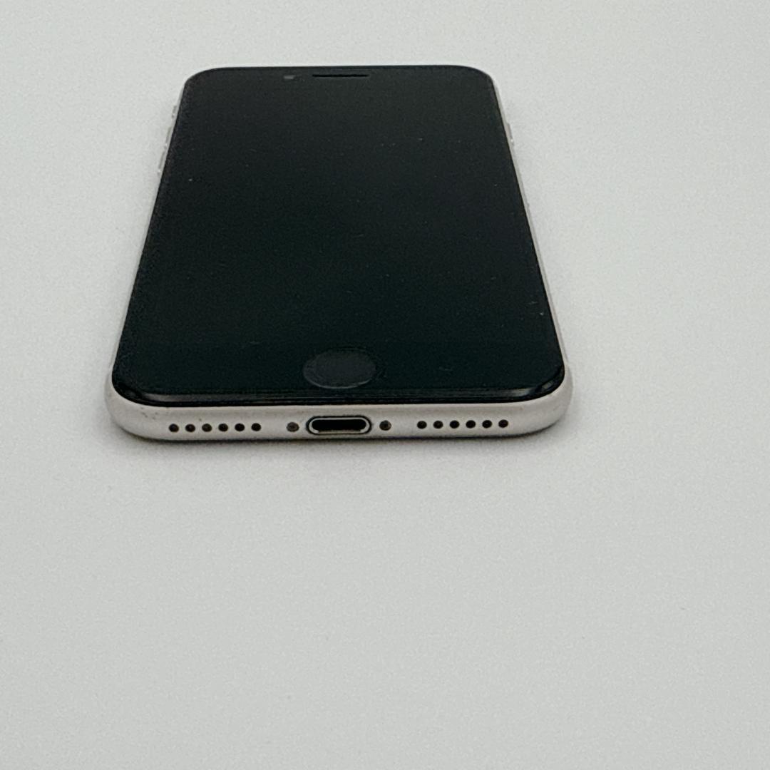 【美品】iPhoneSE第3世代 64GB SIMフリー MMYD3J/A