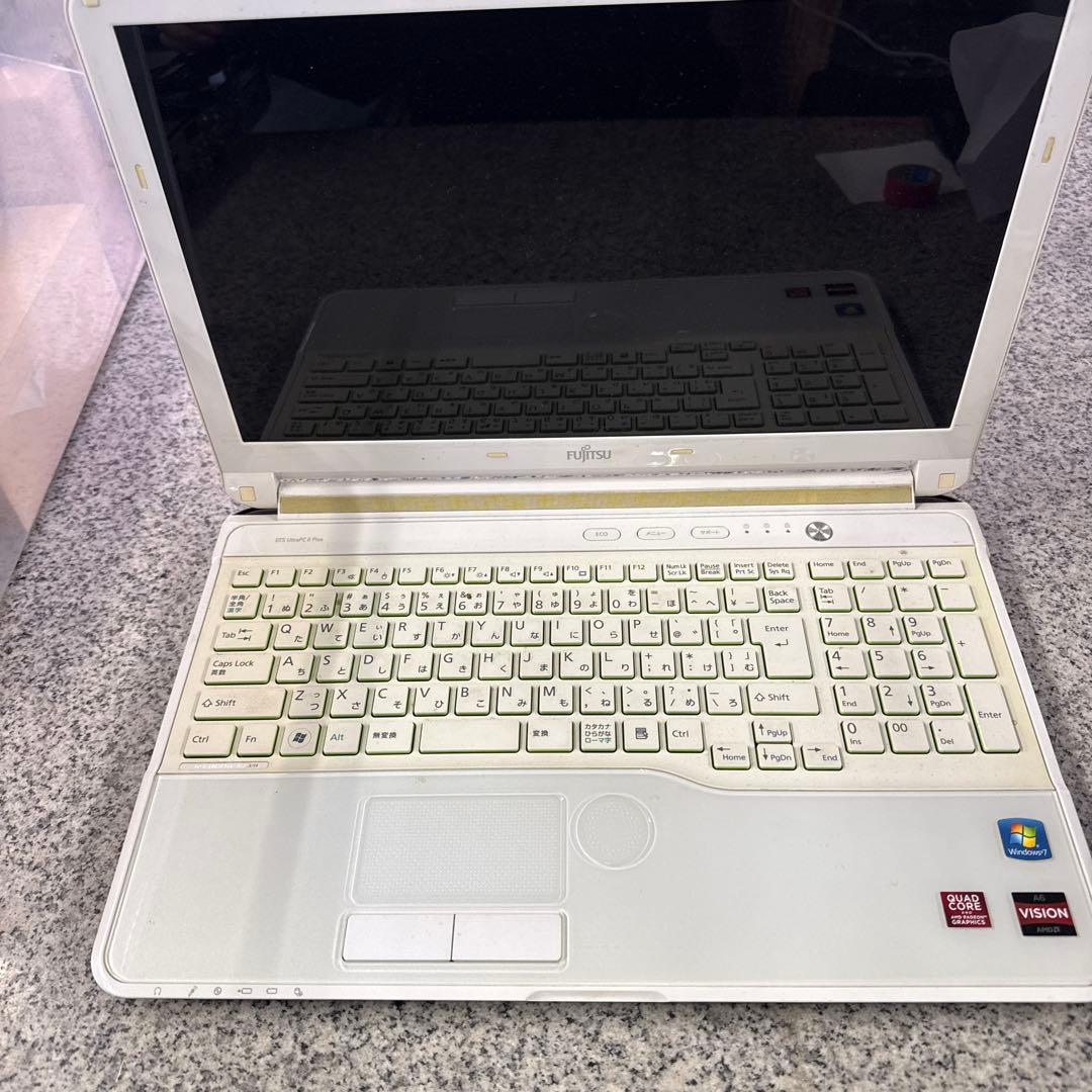 富士通 ホワイト ノートPC FMVA53HWP ジャンク 小物 格安