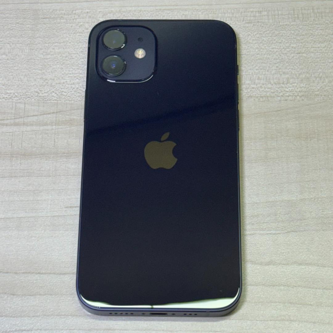 P22 iPhone 12 64GB ブラック