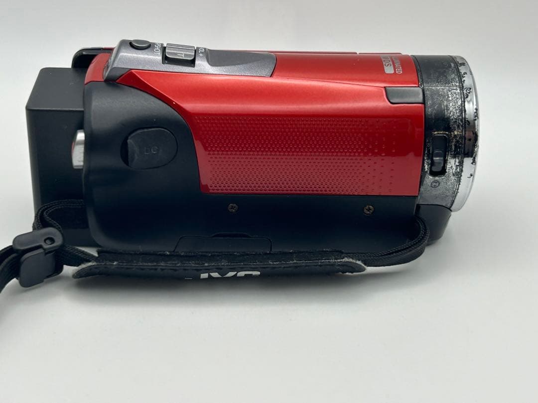 JVC フルHD ビデオカメラ GZ−E700−R レッド 充電器付き