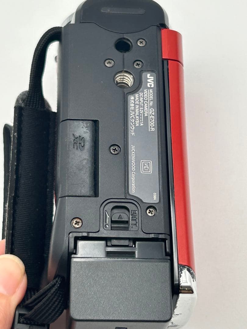 JVC フルHD ビデオカメラ GZ−E700−R レッド 充電器付き
