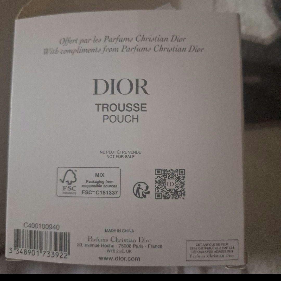 Dior クリスマスコフレ　モンテーニュコフレ2024　ノベルティ ポーチ 香水
