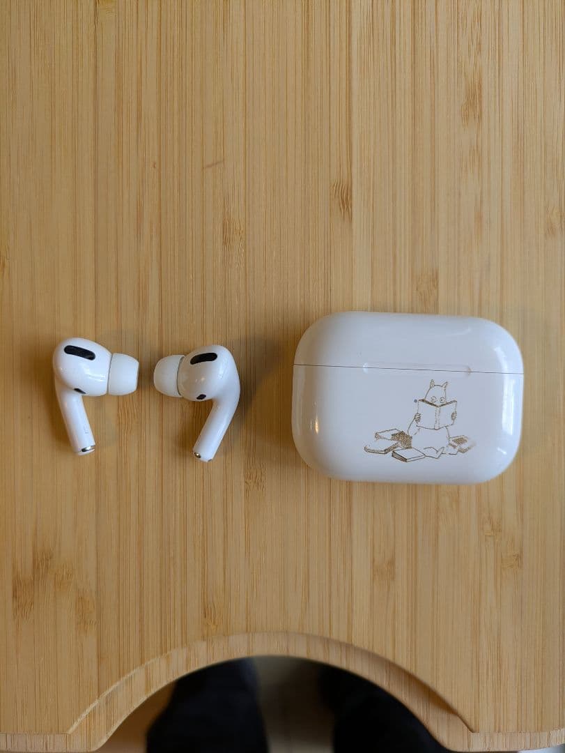 ぽ*ん様 【本日即発送可】AirPods Pro第一世代 本体 ＋クリアケース