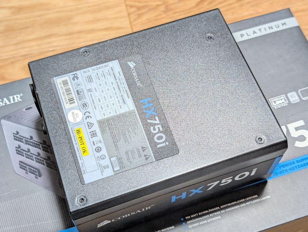 Corsair HX750i 80PLUS PLATINUM認証 750W 電源
