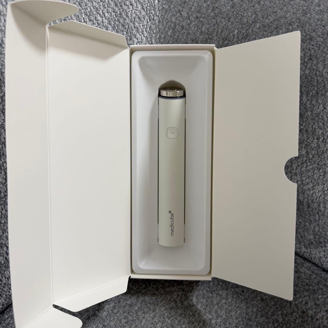medicube 美顔器 スティック型 ホワイト