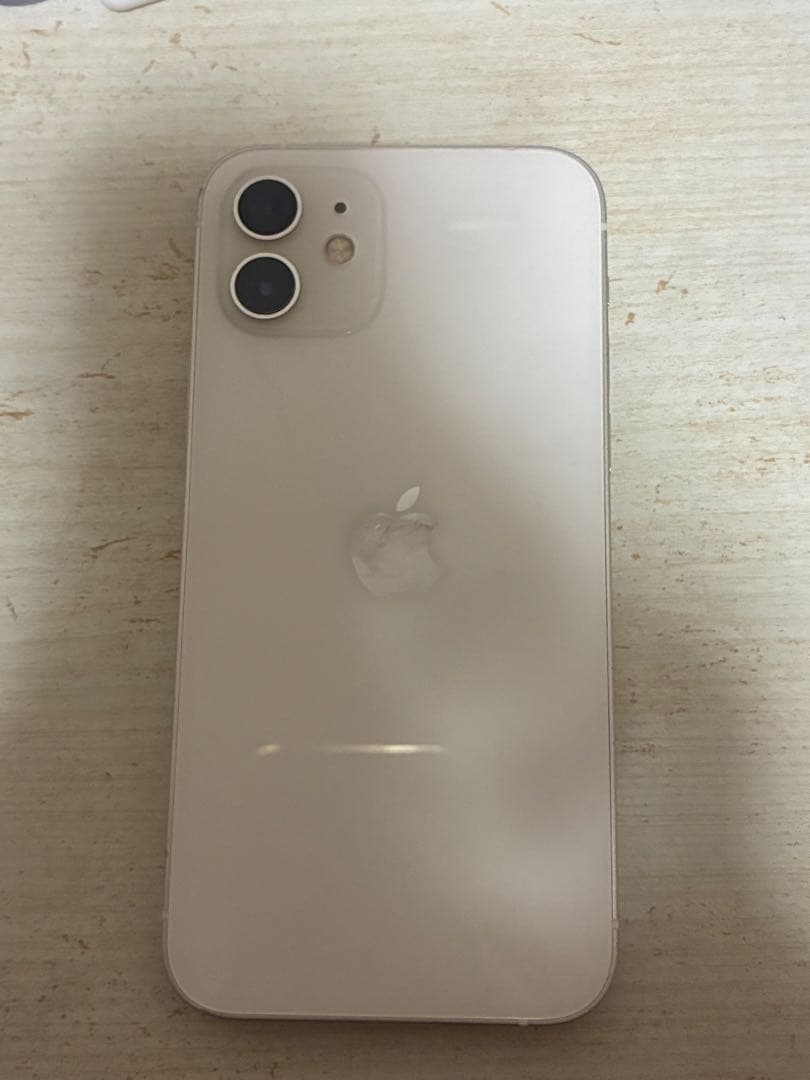 ら*ん様 Apple iPhone 12 ホワイト 本体