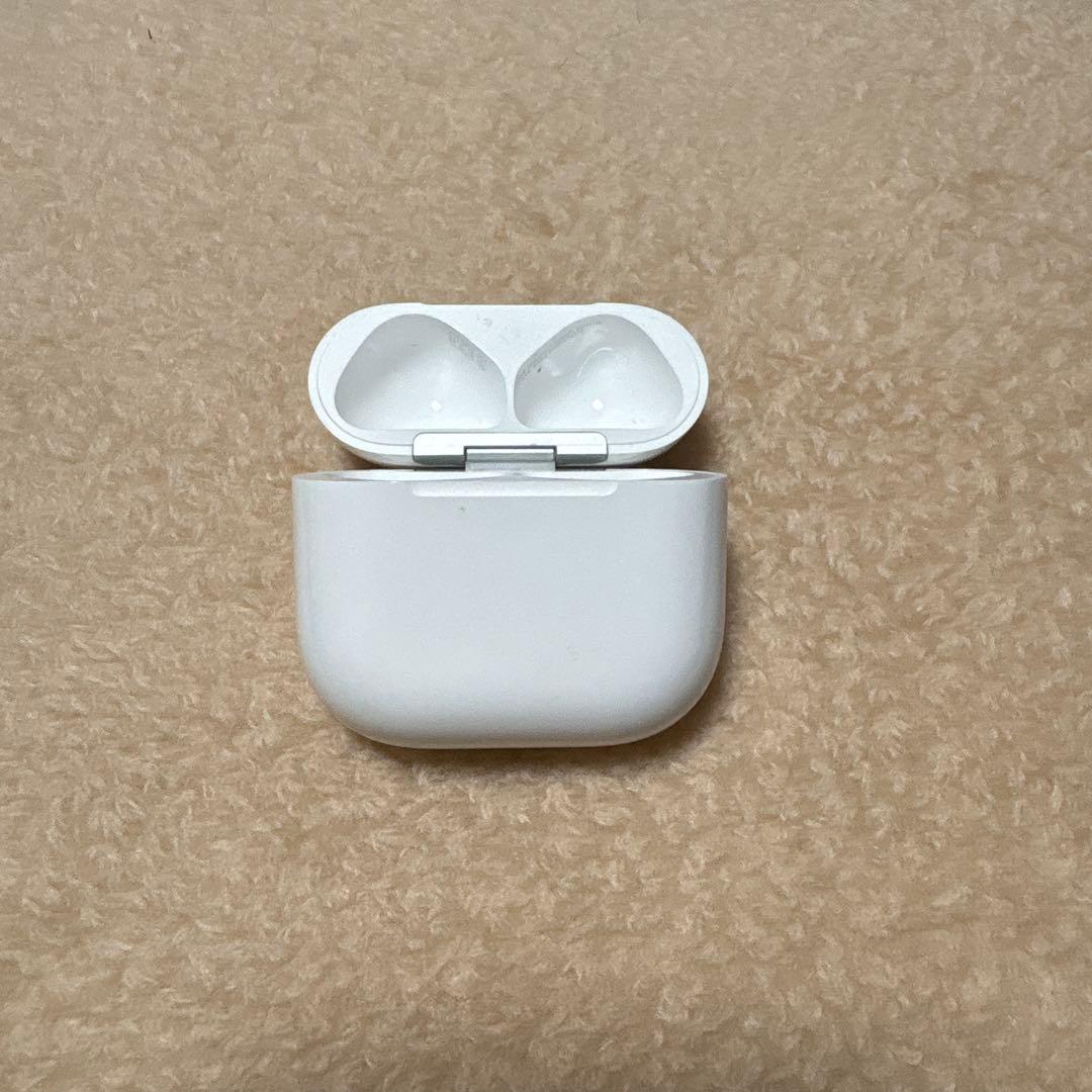 AirPods4充電ケース