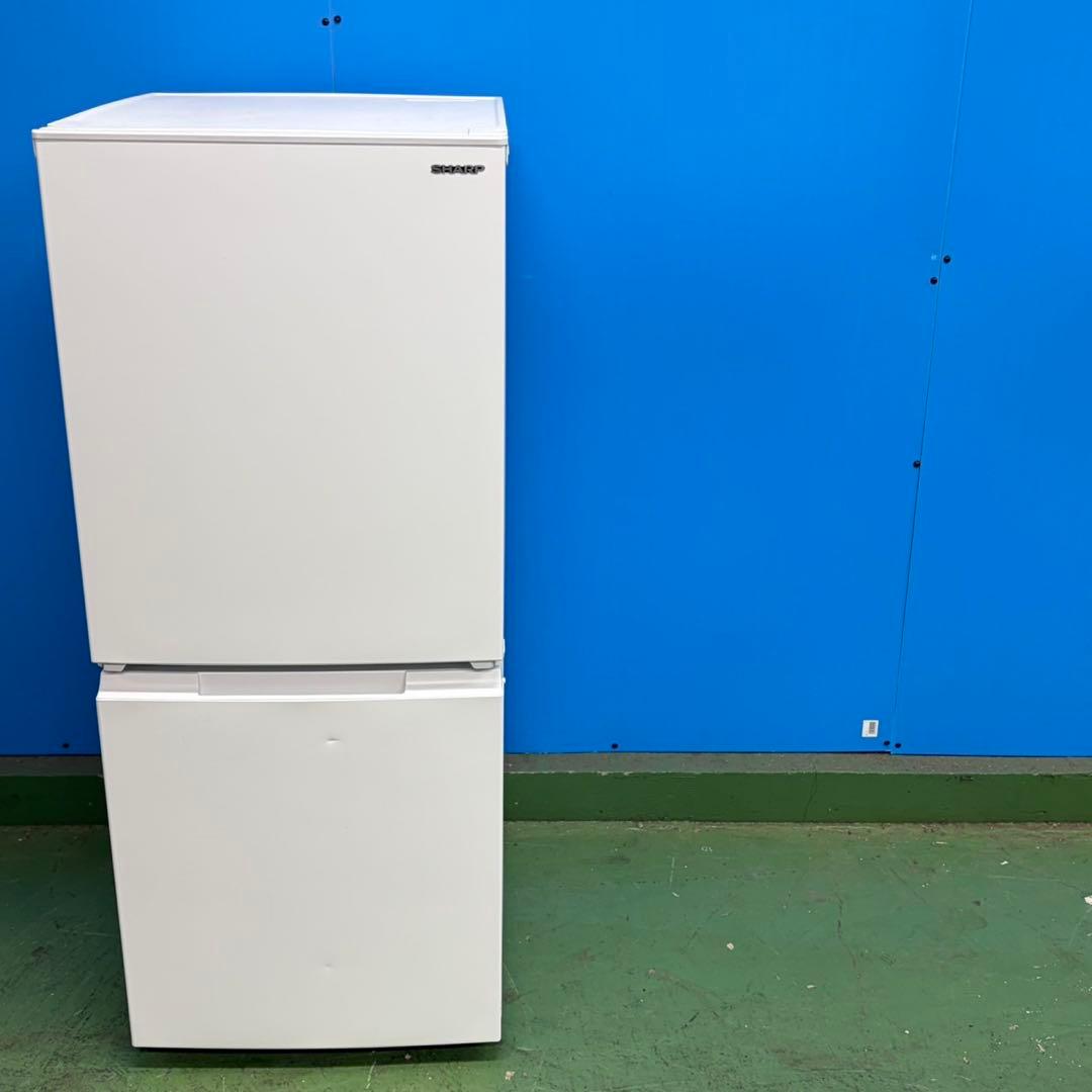 827 SHARP 付け替えどっちもドア　冷蔵庫　152L 小型　一人暮らし