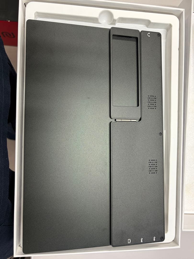 E*a様 4K、ポータブルモニター、おまけ（ケーブル）付き