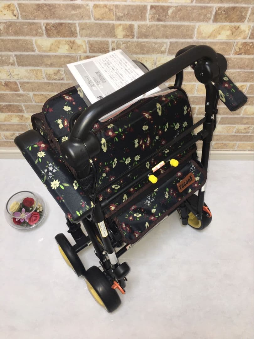値下可能幸和製作所　エヴォーク　花柄　新品未使用　シルバーカー　送料無料