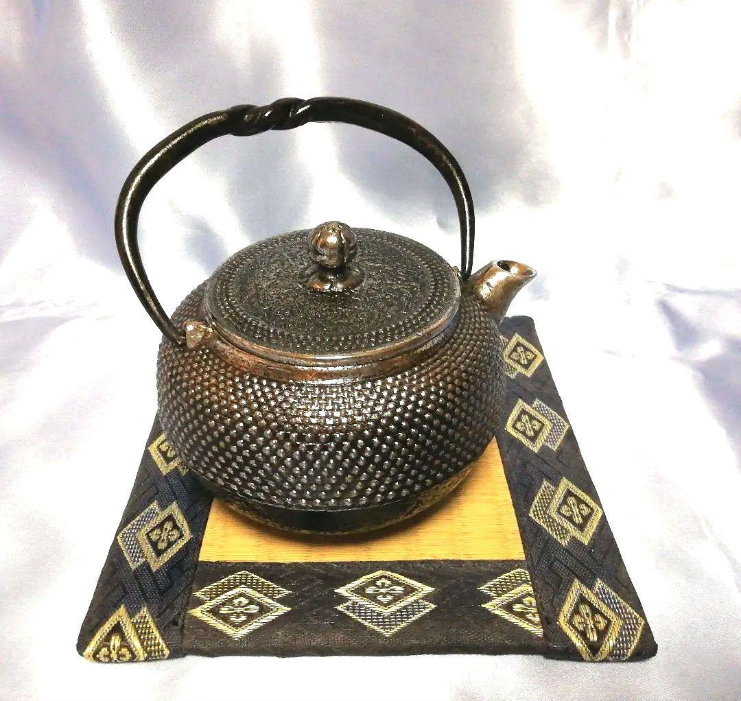 南部砂鉄急須/四代清末　本人作　霰紋様　未使用保管品　共箱/共布