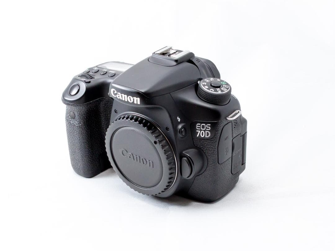 CANON　キヤノン　70D