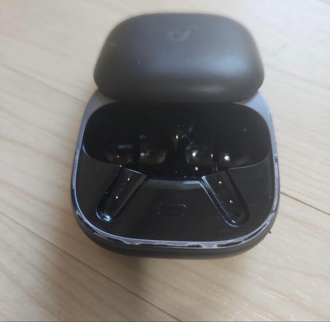 anker soundcore liberty 5　充電ケース