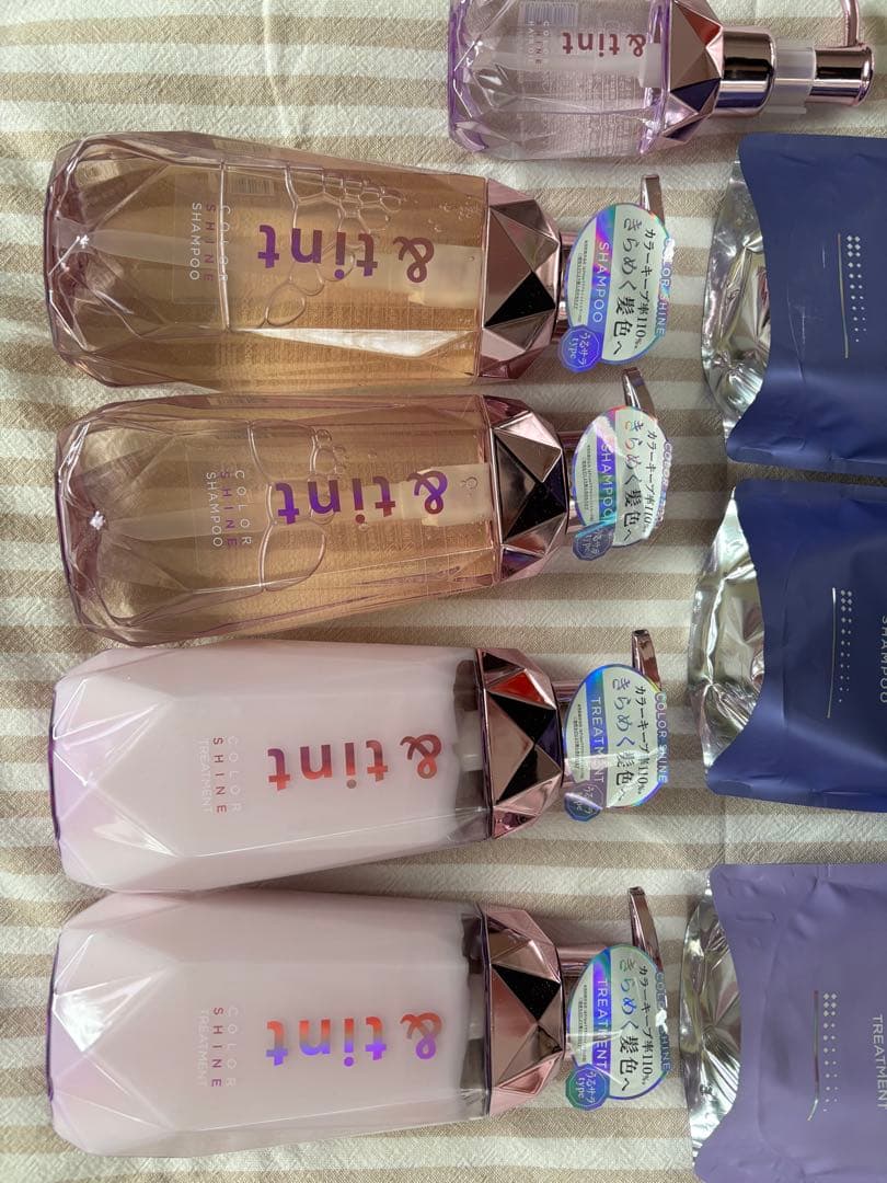 & tint カラーシャンプー・トリートメントヘアオイル
