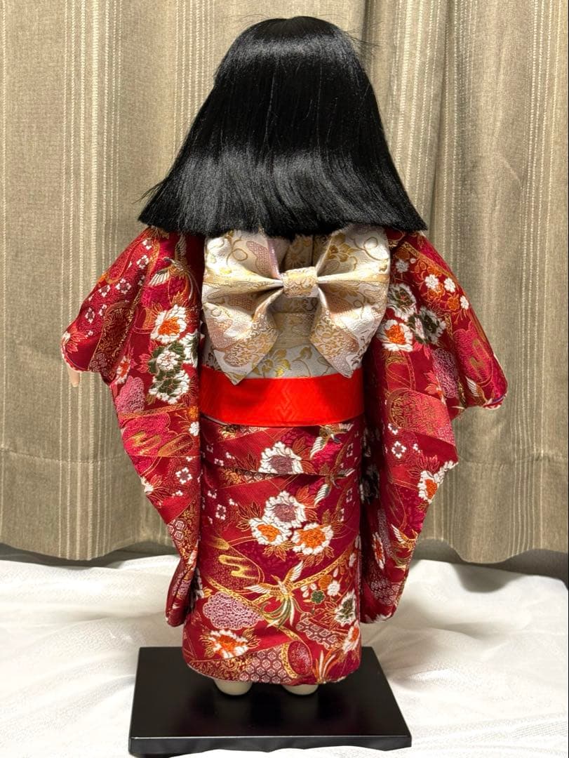 市松人形 赤い着物 黒髪