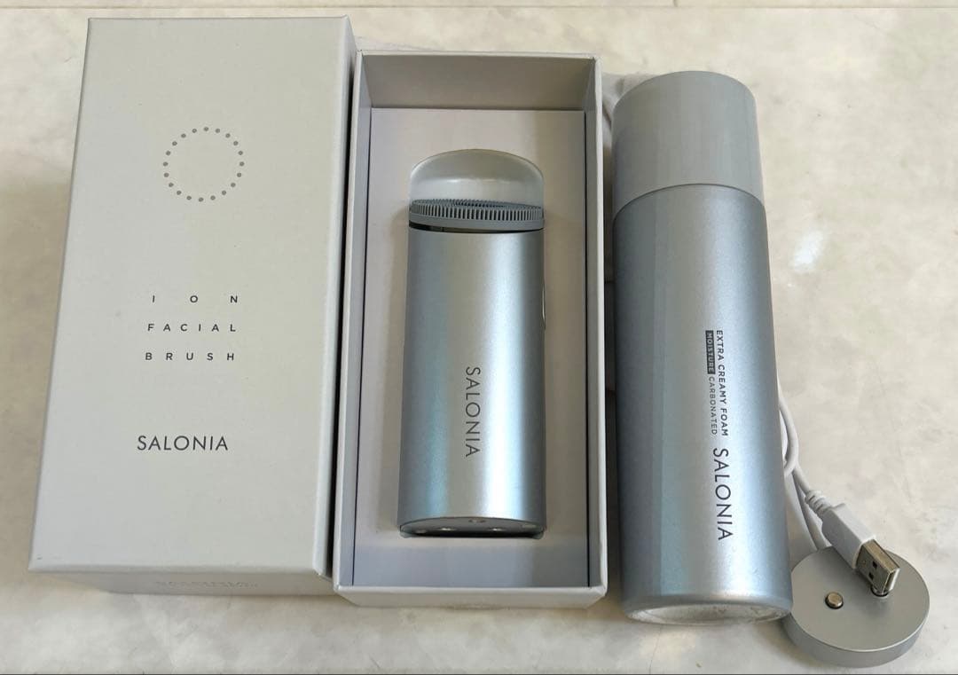 極美品: SALONIA サロニア イオンフェイシャルブラシとフォーム　セット
