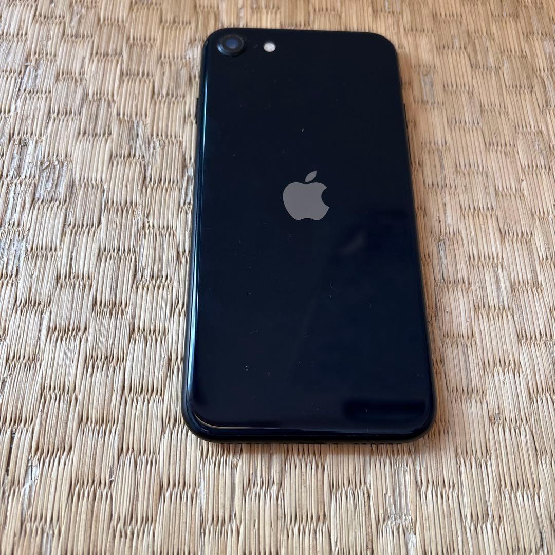 n*a様 iPhone SE3 64GB ブラック