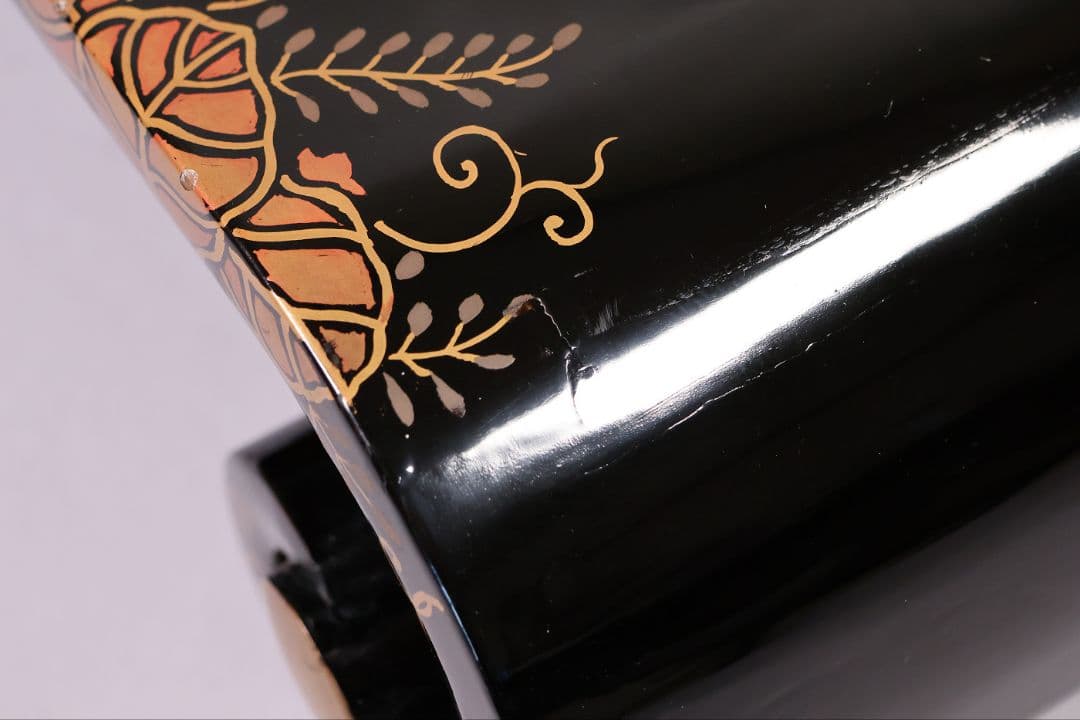 木製 漆塗 巻足 平卓 花台 桐唐草と波千鳥蒔絵 黒塗 花台【MB314】