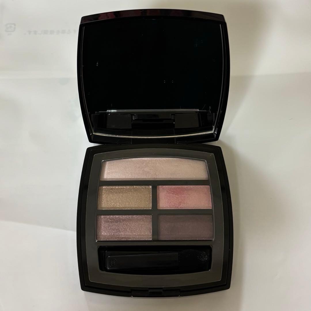 CHANEL レベージュパレットルガール ライト