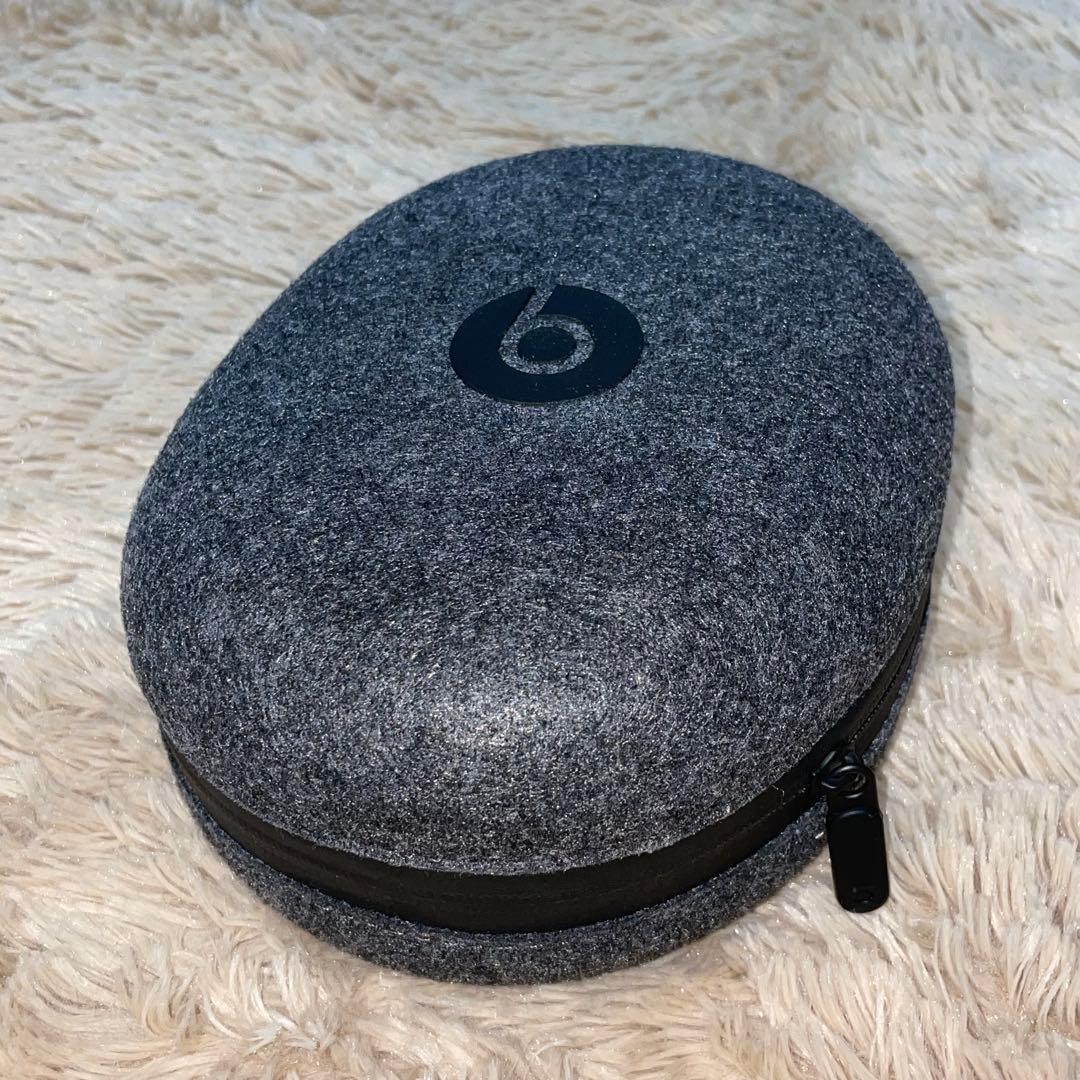 Beats Solo Pro Wireless ノイズキャンセリングヘッドホン