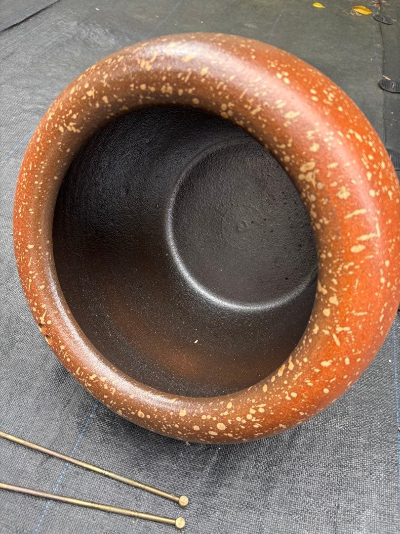 陶器　メダカ鉢・火鉢（１８７）