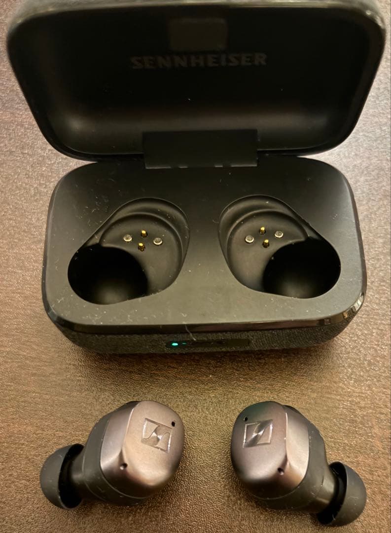 MOMENTUM True Wireless 4 右側　充電ケース　ジャンク