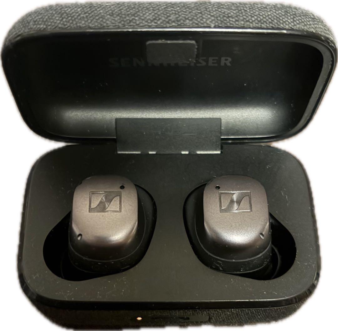 MOMENTUM True Wireless 4 右側　充電ケース　ジャンク