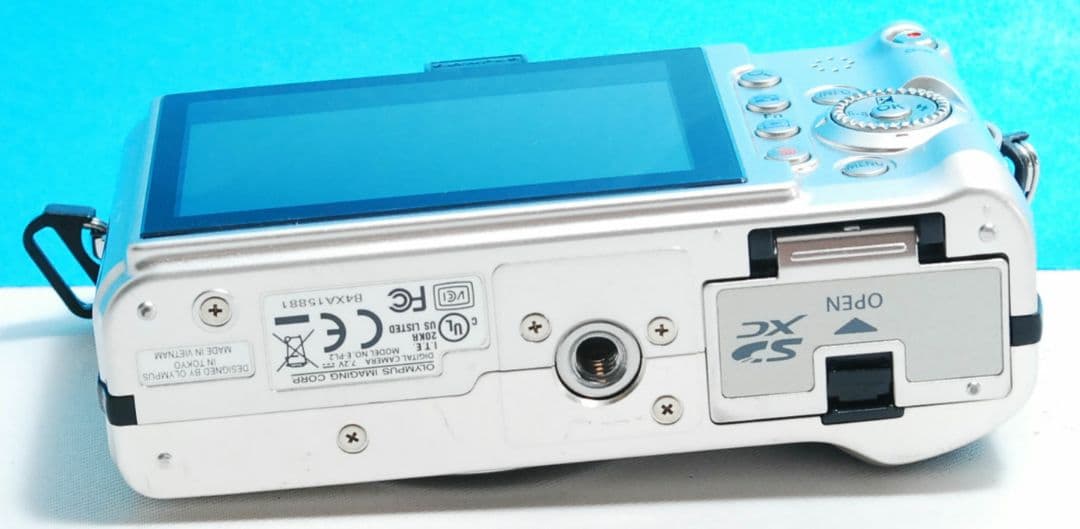 OLYMPUS E PL2 シルバー　ボディ　送料無料