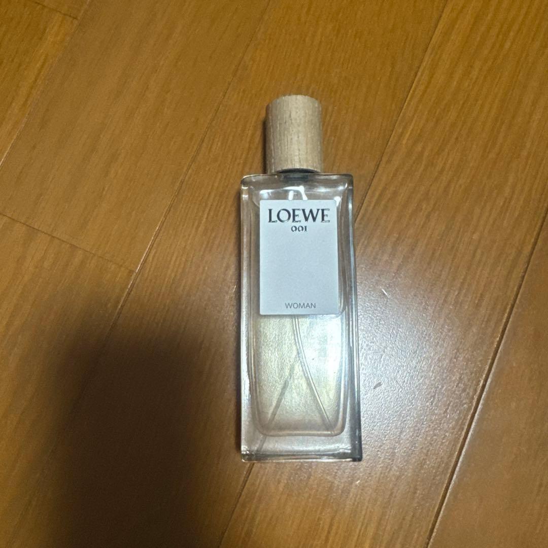 ロエベ　001 woman
