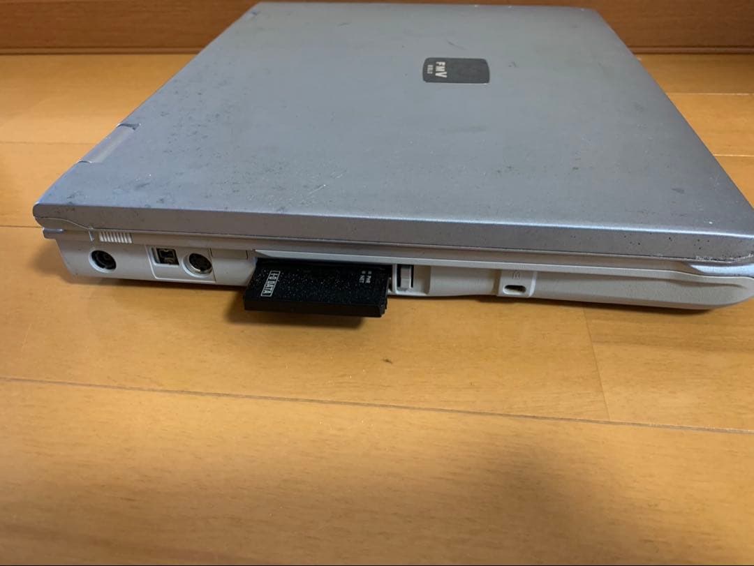 FMV-BIBLO NB8/1000L ノートPC