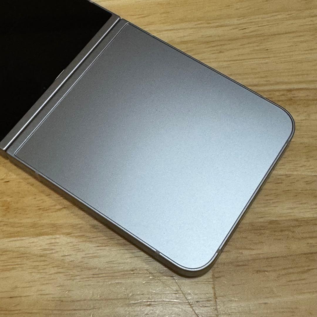 超美品　Android Galaxy Flip 6 256gb SIMフリー