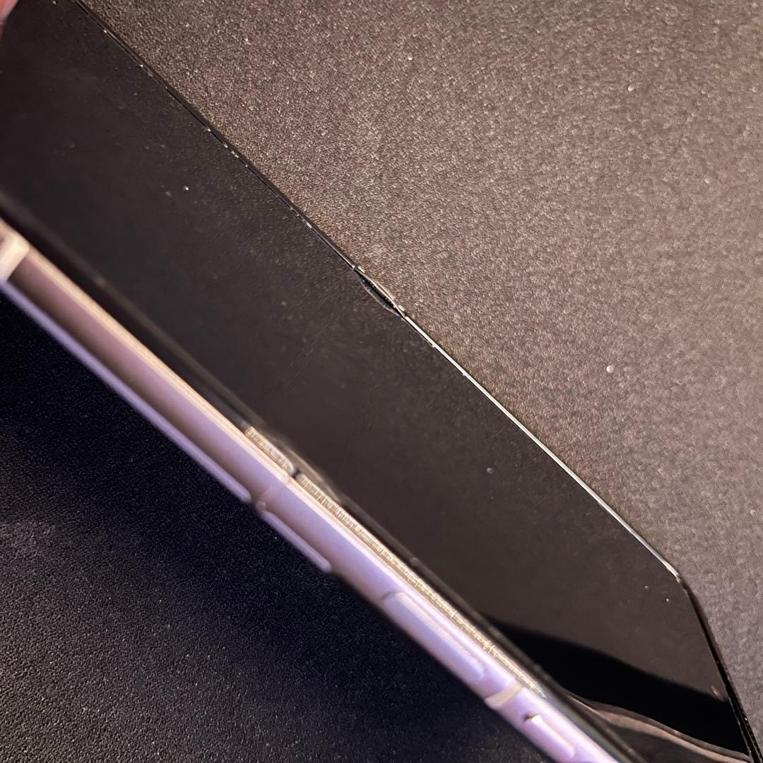 交換済motorola razr 50 サンドクリーム　512GB SIMフリー