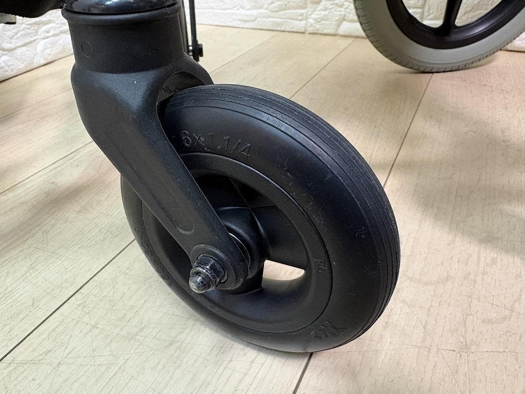 カワムラサイクル 簡易 携帯 車椅子 旅ぐるま KA6 ノーパンク