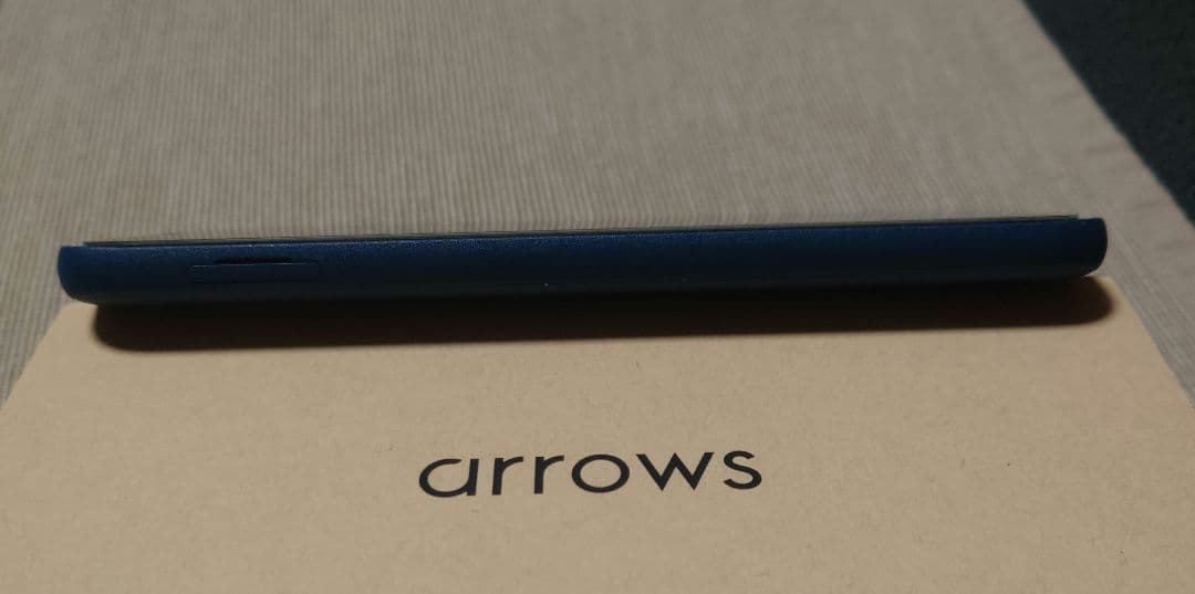 ◆ドコモ◆ F-52E arrows We2 ネイビーグリーン