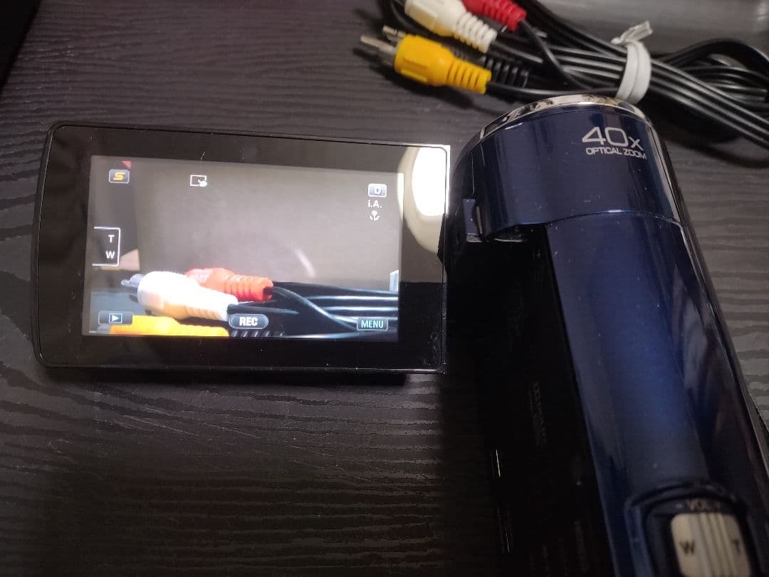 JVC Everio GZ-HM670ビデオカメラおまけバッテリー充電器