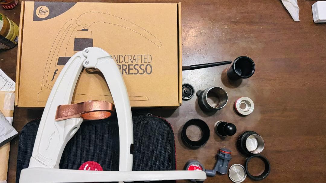 コーヒーメーカー・エスプレッソマシン flair espresso signature white