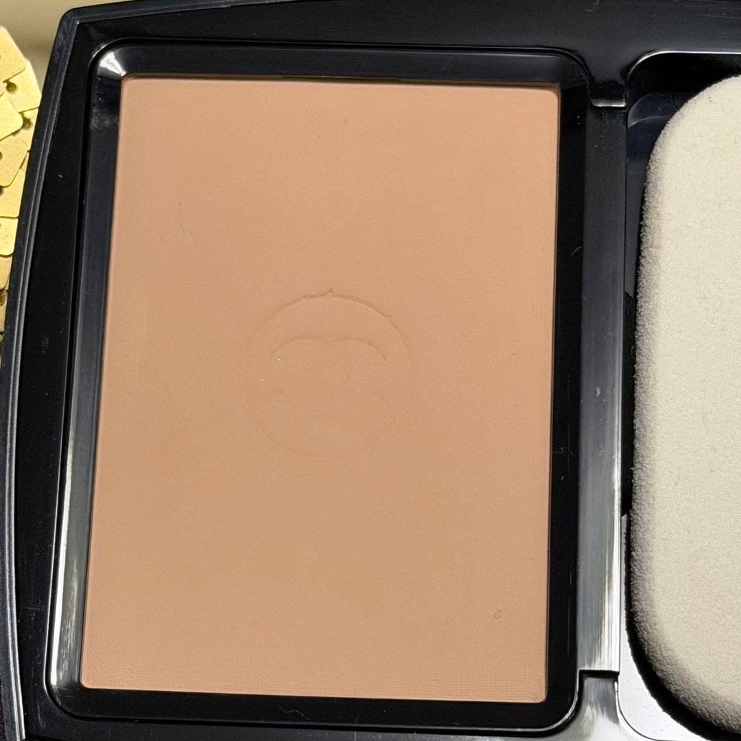 未使用に近い☆CHANEL☆ウルトラ ル タン コンパクト # BR22
