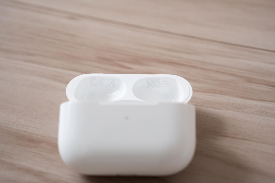 AirPods Pro 初代 美品 両耳本体+充電ケース A2084