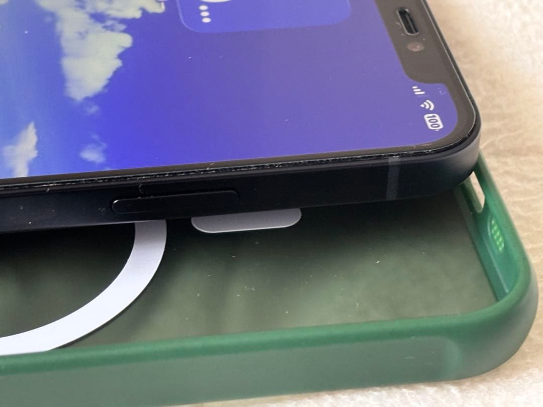 iPhone12 64GB ブラック SIMフリー ヒビあり