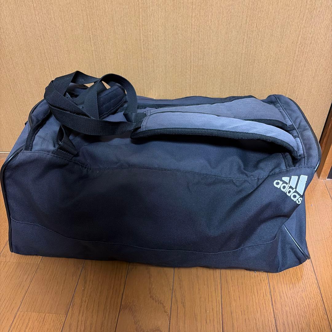 adidas ボストンバッグ 黒