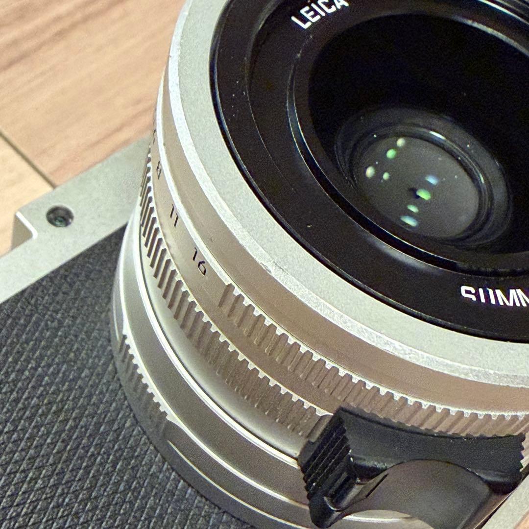 LEICA Q シルバー 純正バッテリー 純正プロテクター まとめ