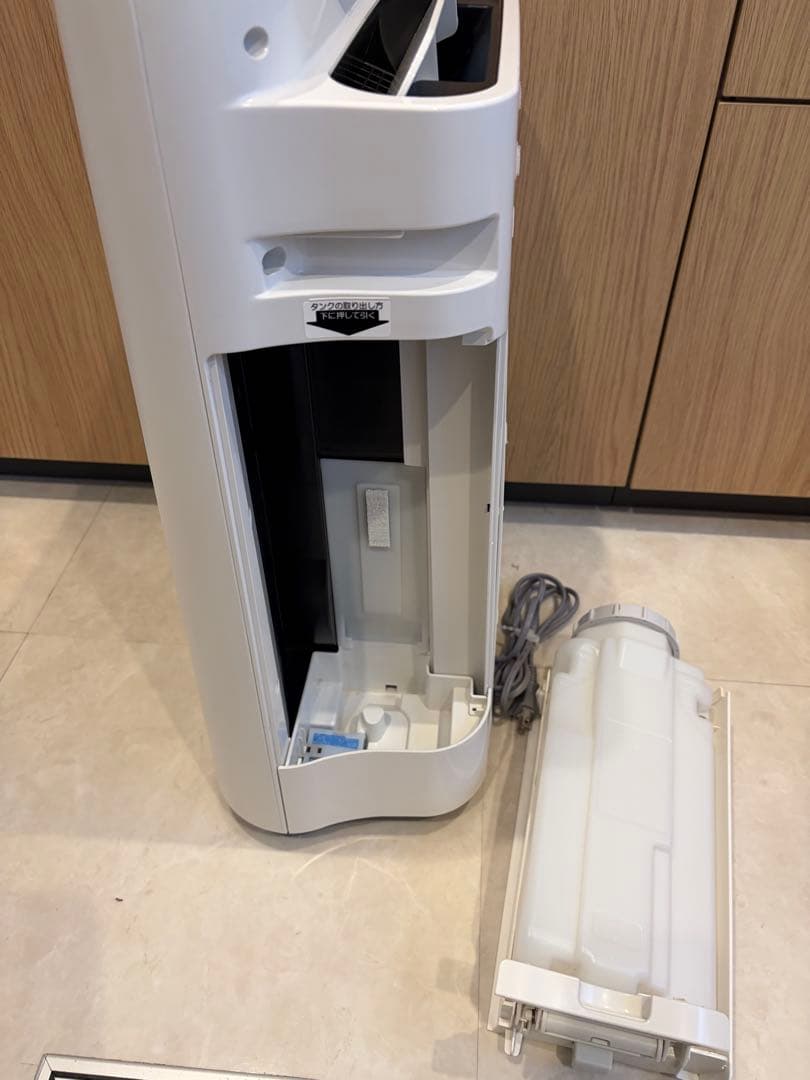 SHARP シャープ 加湿空気清浄機 KC-J50-W 2022年製 ★
