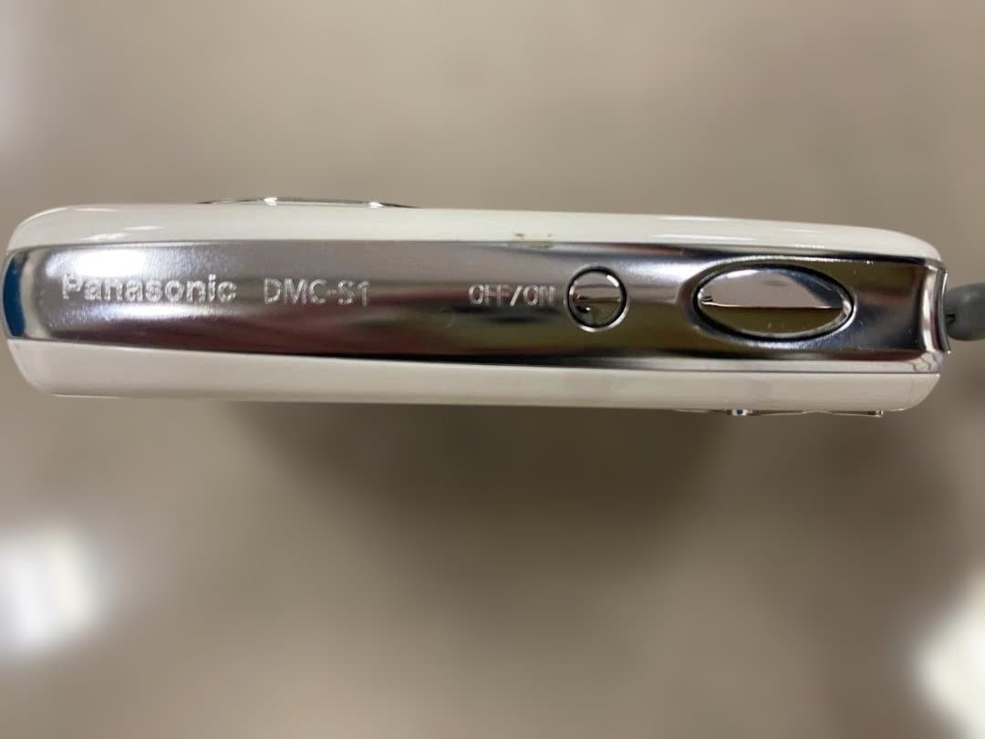 パナソニック　LUMIX　DMC-S1　デジタルカメラ　ホワイト