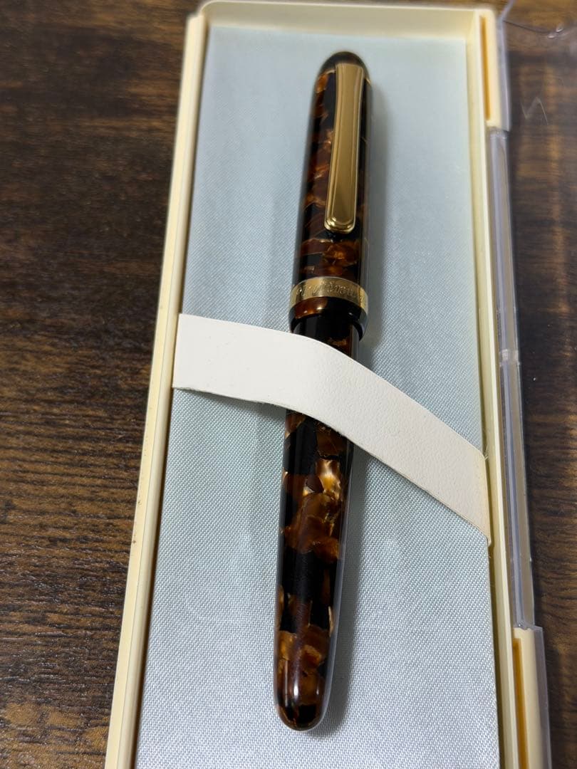 新品未使用　1990年製　初期型　べっ甲柄　セルロイド　プラチナ　万年筆　M