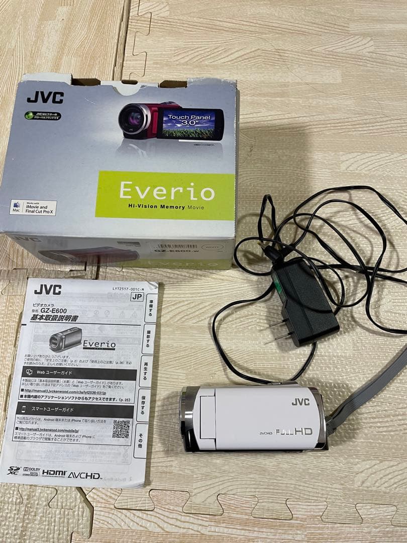 JVCビデオカメラGZ-E600
