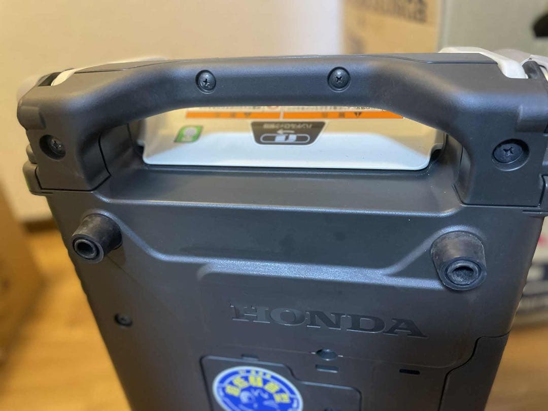 【美品】HONDA EU9iGB カセットボンベ ポータブル発電機
