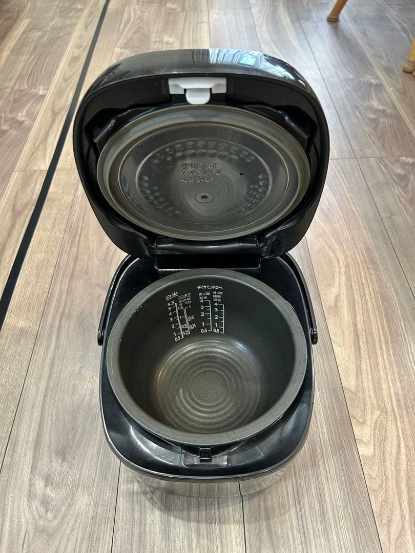 【中古品】TOSHIBA RC-10VRV K 炊飯器 5.5合　ブラック