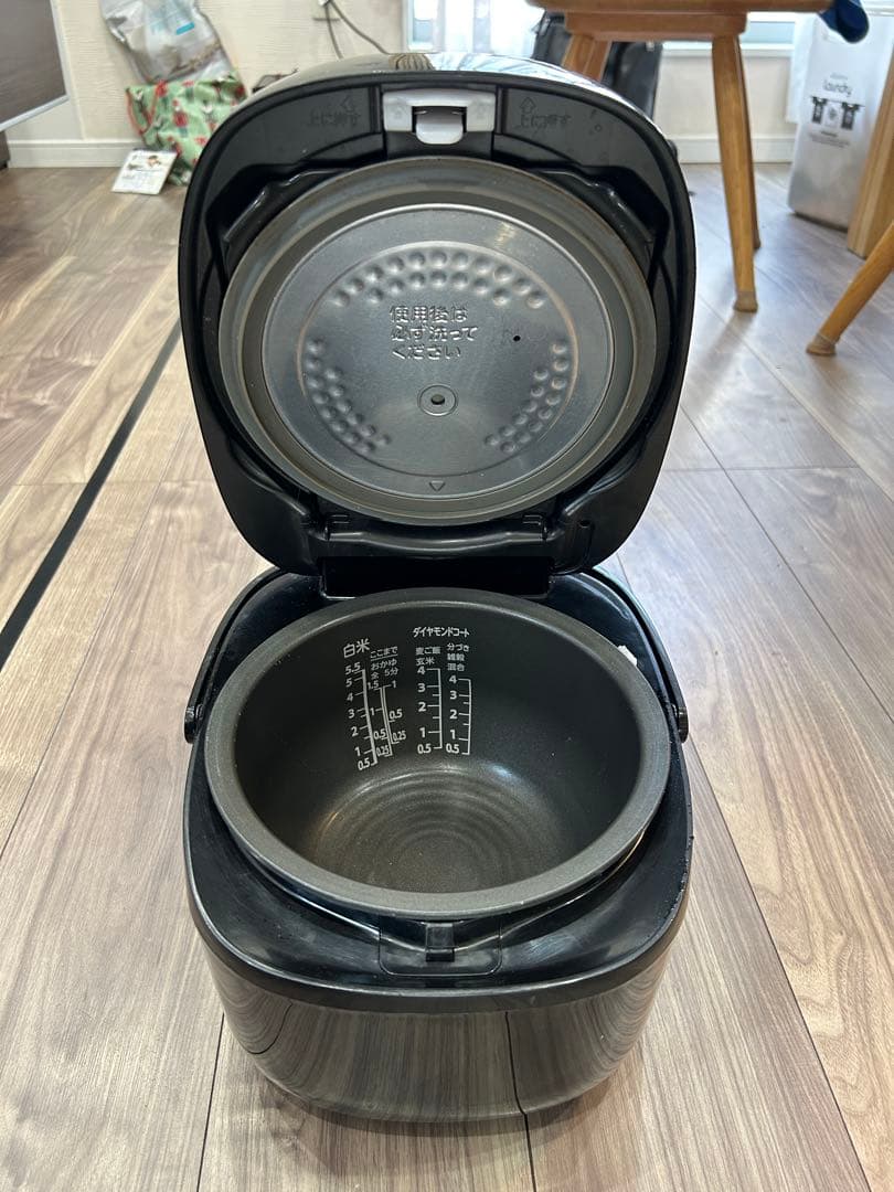 【中古品】TOSHIBA RC-10VRV K 炊飯器 5.5合　ブラック