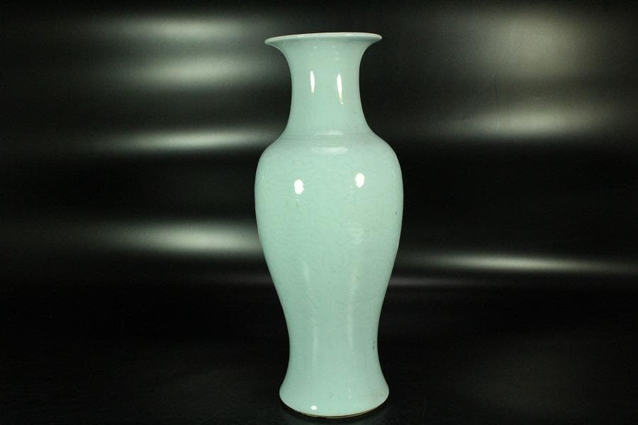 中国美術 青釉 刻模様 瓶 高35cm(K-YC602)