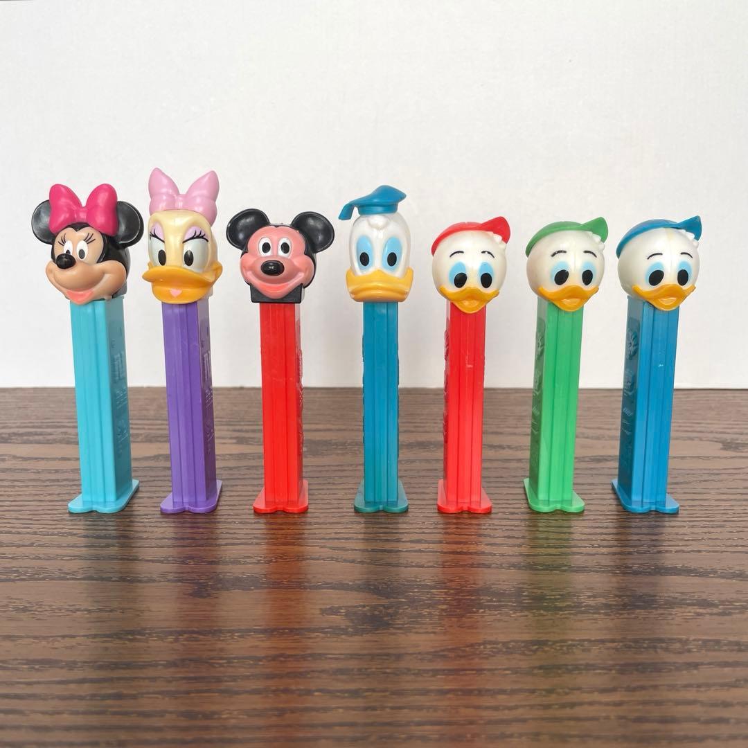 ディズニーキャラクター13種とミッキーマウス2種の15点セット
